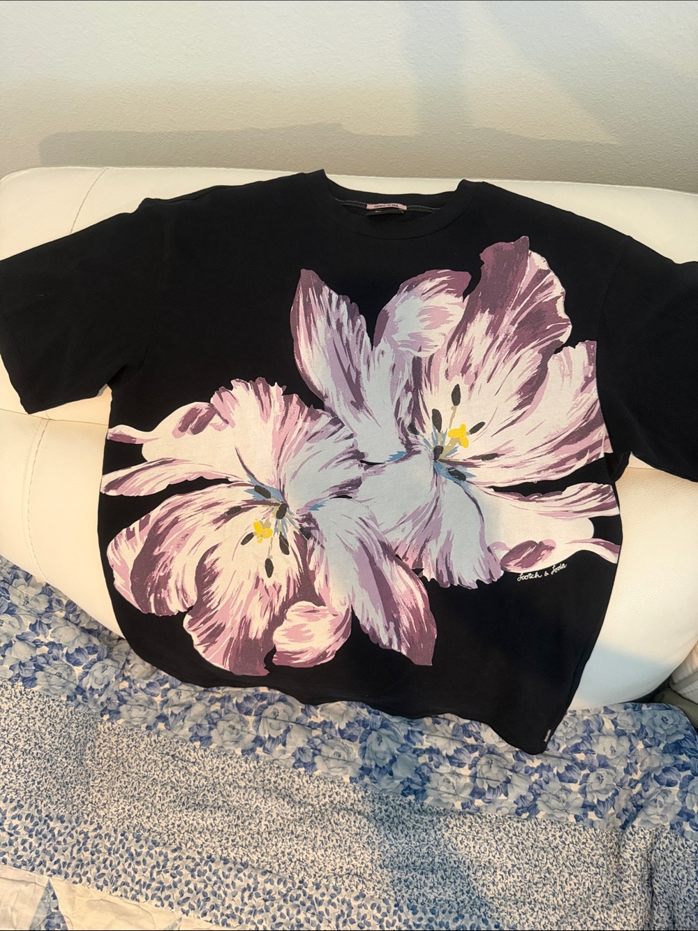 Scotch and soda Floral Graphic Tee - Purple & White Flowers